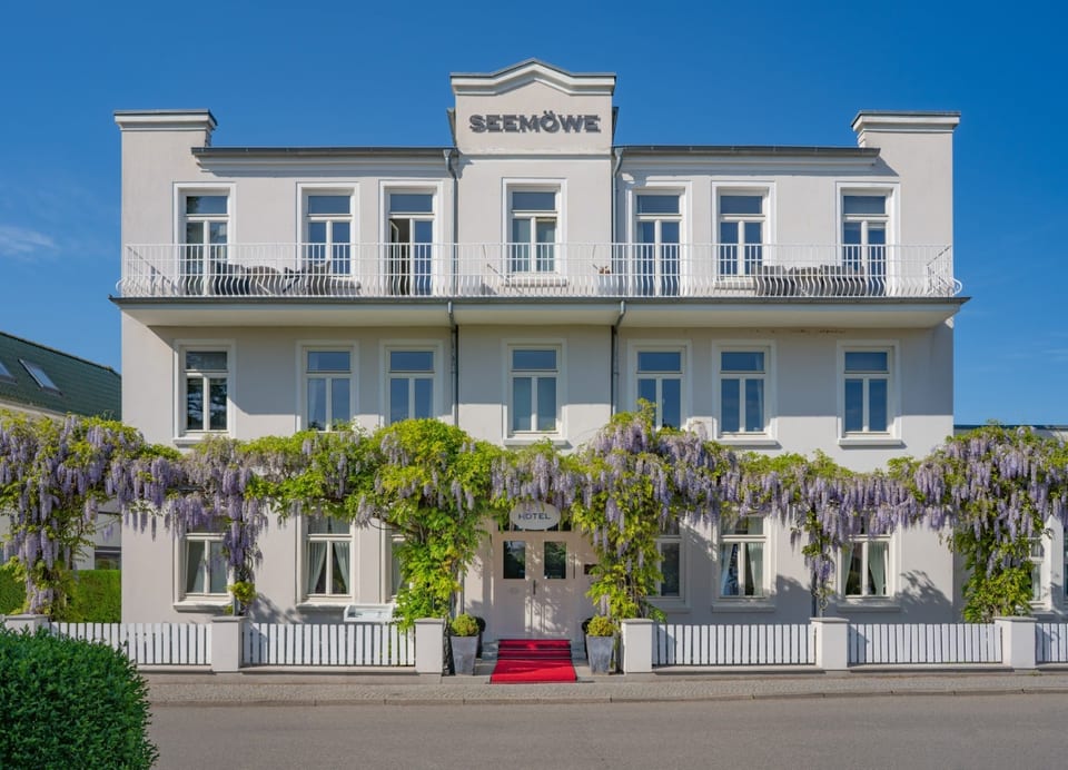 Außenansicht des Hotel Seemöwe in Grömitz